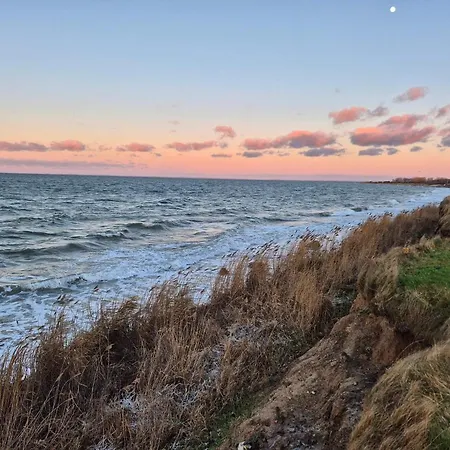 Scenic Retreat With Fishing - By Traum Feriehus