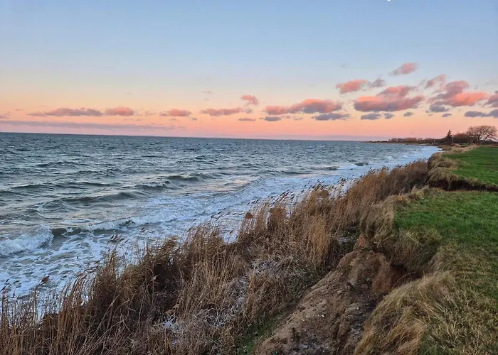 Scenic Retreat With Fishing - By Traum بيت للعطل